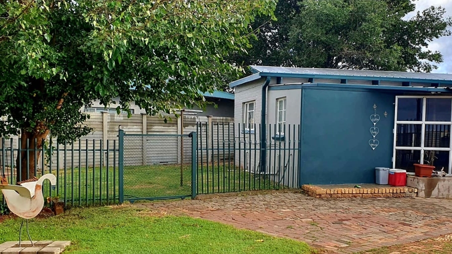 4 Bedroom Property for Sale in Bloemfontein Rural Free State